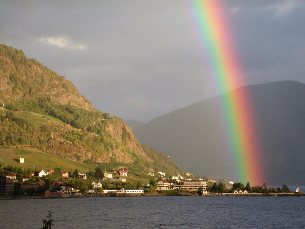 Sognefjord Hotel Hermansverk Exterior foto