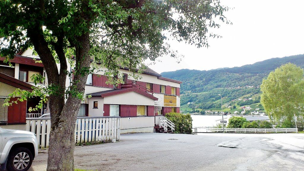 Sognefjord Hotel Hermansverk Exterior foto